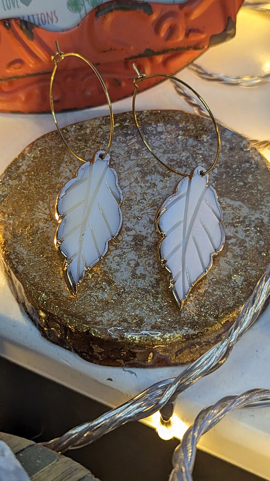Shell leaf hoop earrings